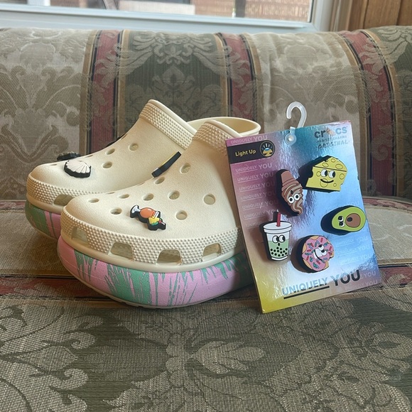 Crocs Crush Clogs Spring Break . Size 8 Women. Free charms light up - Picture 2 of 6
